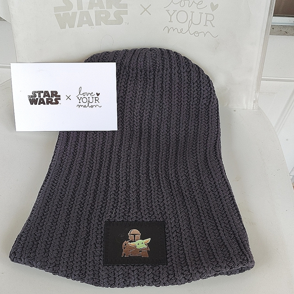 STAR WARS X LOVE YOUR MELON  ADULT MANDALORIAN/GROGU CHARCOAL TOBOGGAN NEW